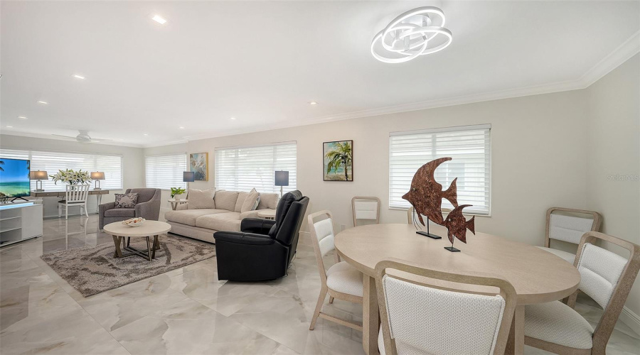 Sarasota, Florida 34236, 2 Bedroom Bedrooms, ,2 Bathroombathrooms,Residential,For Sale,Benjamin Franklin,0,Mfra4696174