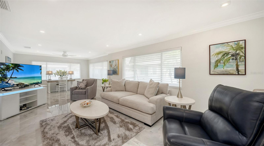 Sarasota, Florida 34236, 2 Bedroom Bedrooms, ,2 Bathroombathrooms,Residential,For Sale,Benjamin Franklin,0,Mfra4696174