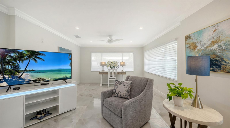 Sarasota, Florida 34236, 2 Bedroom Bedrooms, ,2 Bathroombathrooms,Residential,For Sale,Benjamin Franklin,0,Mfra4696174