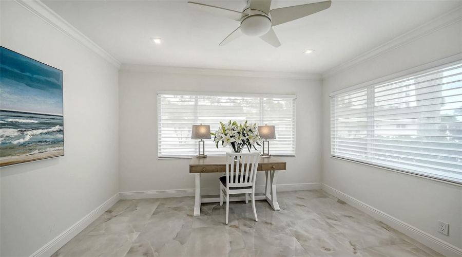 Sarasota, Florida 34236, 2 Bedroom Bedrooms, ,2 Bathroombathrooms,Residential,For Sale,Benjamin Franklin,0,Mfra4696174