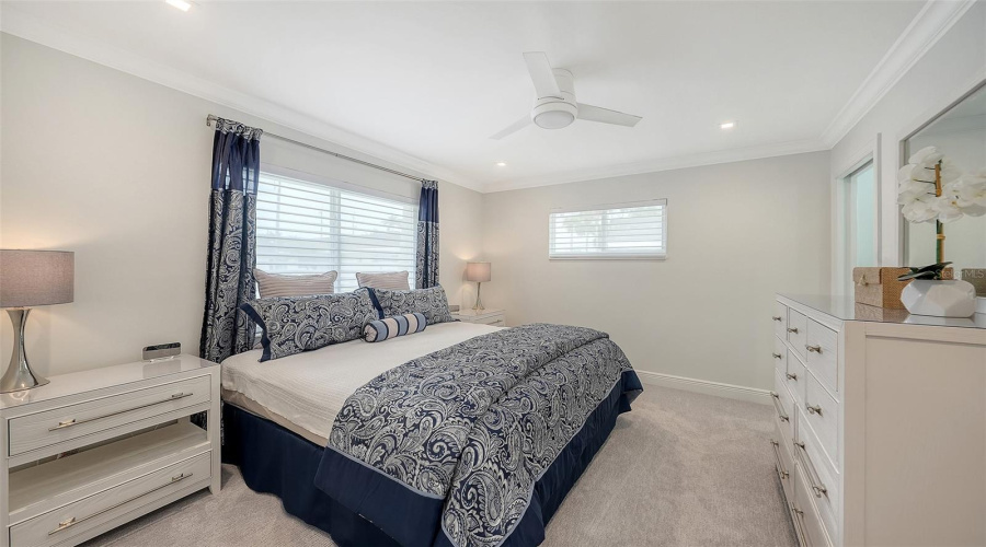 Sarasota, Florida 34236, 2 Bedroom Bedrooms, ,2 Bathroombathrooms,Residential,For Sale,Benjamin Franklin,0,Mfra4696174