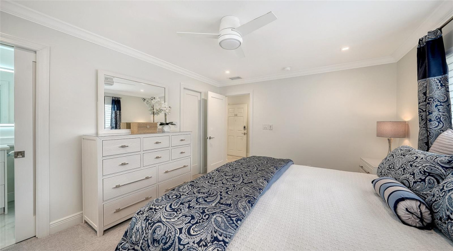 Sarasota, Florida 34236, 2 Bedroom Bedrooms, ,2 Bathroombathrooms,Residential,For Sale,Benjamin Franklin,0,Mfra4696174