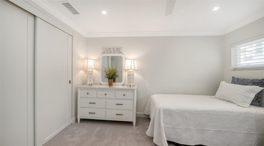 Sarasota, Florida 34236, 2 Bedroom Bedrooms, ,2 Bathroombathrooms,Residential,For Sale,Benjamin Franklin,0,Mfra4696174