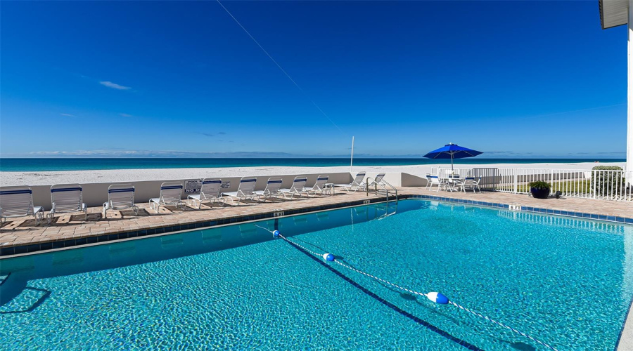 Sarasota, Florida 34236, 2 Bedroom Bedrooms, ,2 Bathroombathrooms,Residential,For Sale,Benjamin Franklin,0,Mfra4696174