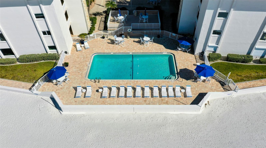 Sarasota, Florida 34236, 2 Bedroom Bedrooms, ,2 Bathroombathrooms,Residential,For Sale,Benjamin Franklin,0,Mfra4696174