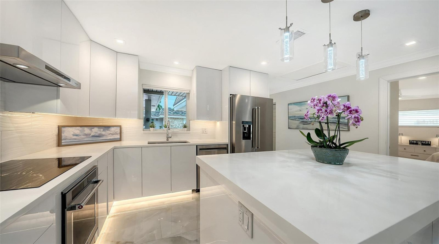 Sarasota, Florida 34236, 2 Bedroom Bedrooms, ,2 Bathroombathrooms,Residential,For Sale,Benjamin Franklin,0,Mfra4696174