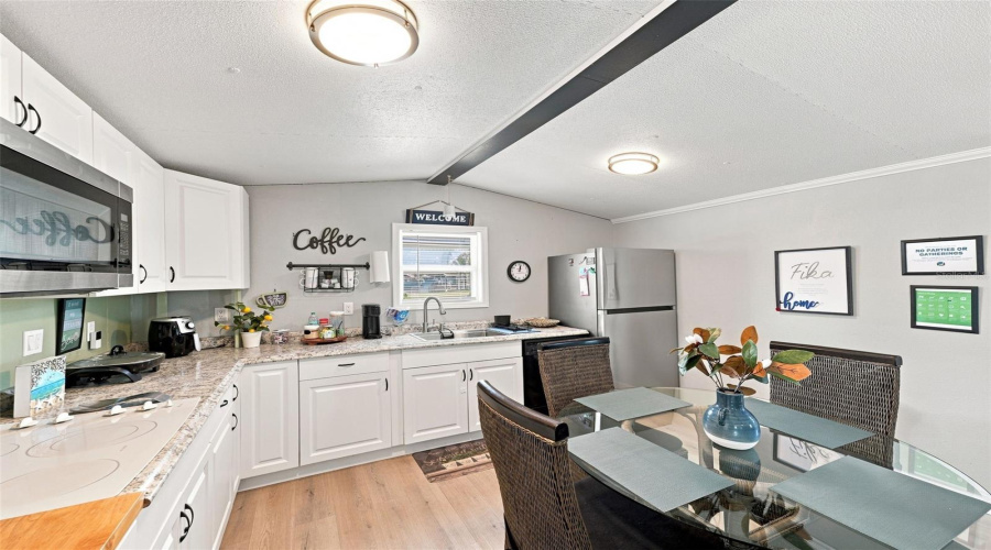 Kitchen/Dining
