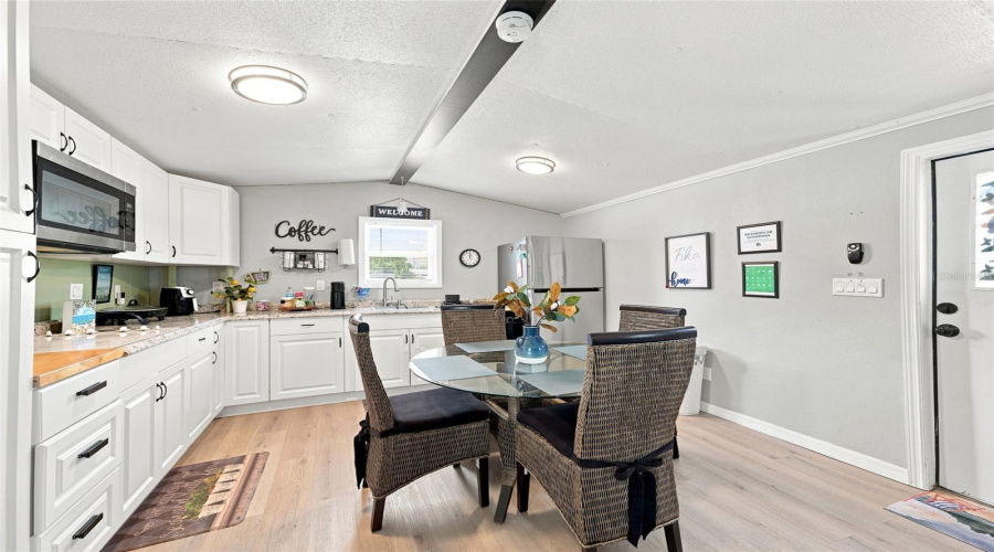 Dining/Kitchen