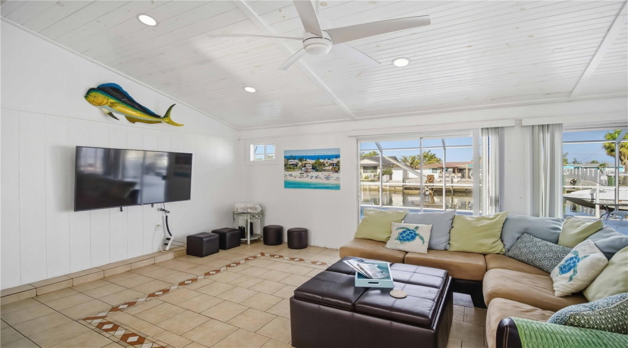 Bradenton, Florida 34210, 3 Bedroom Bedrooms, ,2 Bathroombathrooms,Residential,For Sale,99Th,0,Mfra4691291