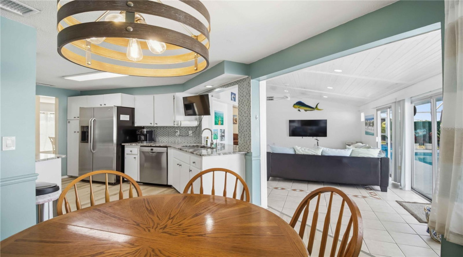 Bradenton, Florida 34210, 3 Bedroom Bedrooms, ,2 Bathroombathrooms,Residential,For Sale,99Th,0,Mfra4691291