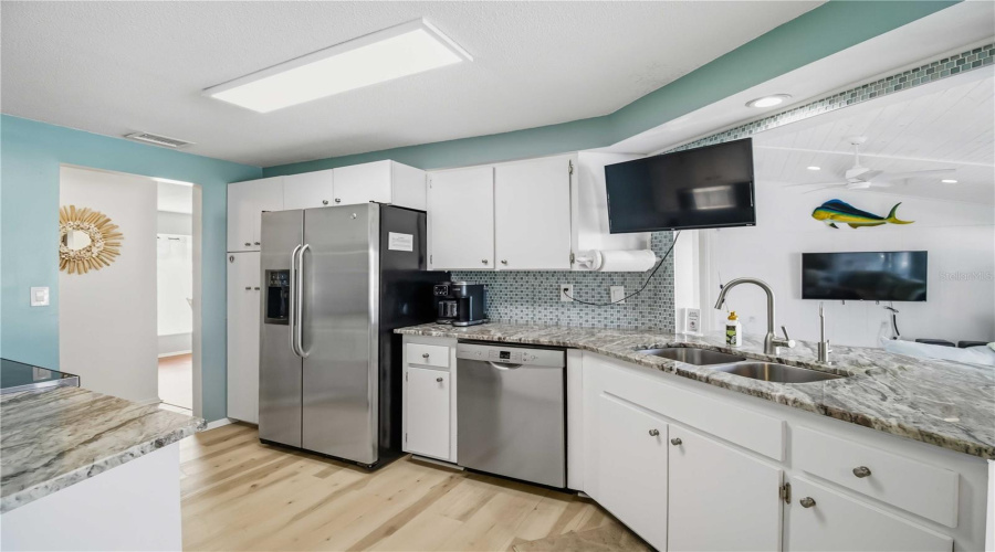 Bradenton, Florida 34210, 3 Bedroom Bedrooms, ,2 Bathroombathrooms,Residential,For Sale,99Th,0,Mfra4691291