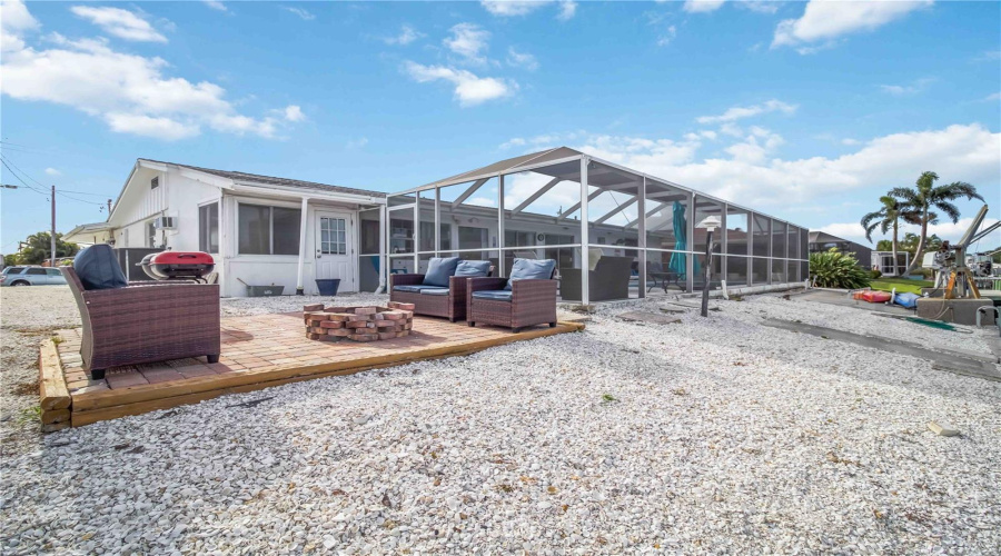 Bradenton, Florida 34210, 3 Bedroom Bedrooms, ,2 Bathroombathrooms,Residential,For Sale,99Th,0,Mfra4691291