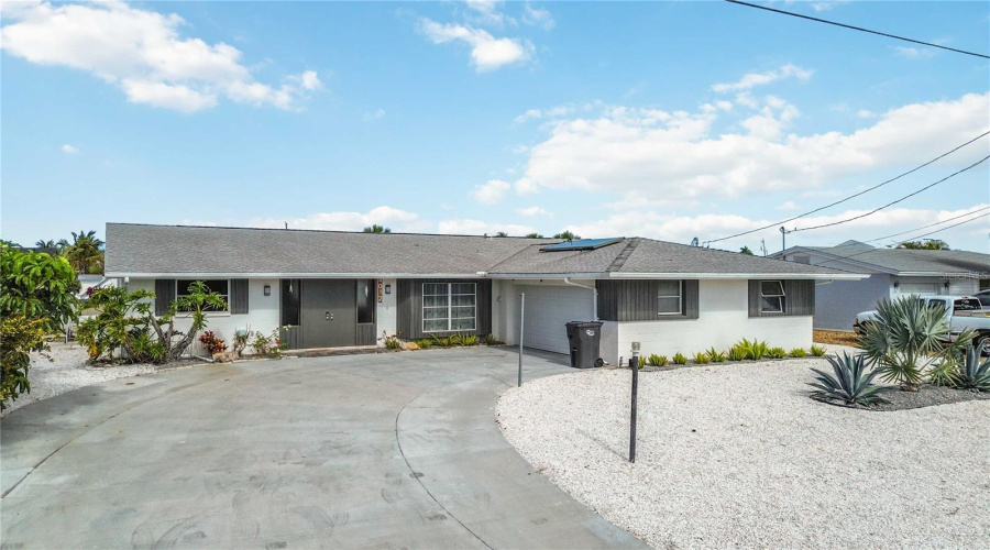 Bradenton, Florida 34210, 3 Bedroom Bedrooms, ,2 Bathroombathrooms,Residential,For Sale,99Th,0,Mfra4691291