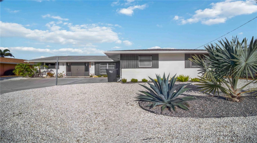 Bradenton, Florida 34210, 3 Bedroom Bedrooms, ,2 Bathroombathrooms,Residential,For Sale,99Th,0,Mfra4691291