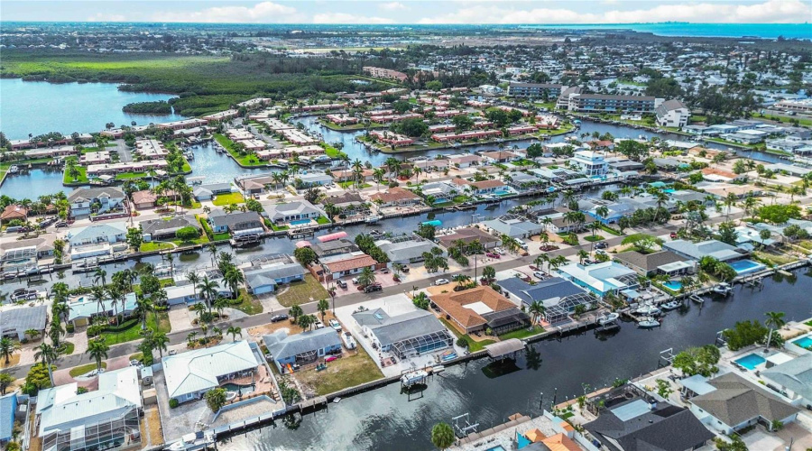 Bradenton, Florida 34210, 3 Bedroom Bedrooms, ,2 Bathroombathrooms,Residential,For Sale,99Th,0,Mfra4691291