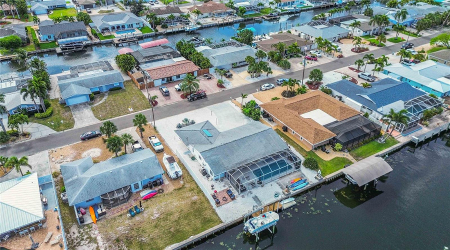 Bradenton, Florida 34210, 3 Bedroom Bedrooms, ,2 Bathroombathrooms,Residential,For Sale,99Th,0,Mfra4691291