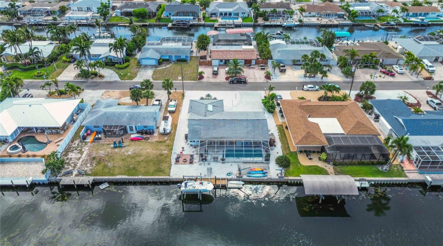 Bradenton, Florida 34210, 3 Bedroom Bedrooms, ,2 Bathroombathrooms,Residential,For Sale,99Th,0,Mfra4691291