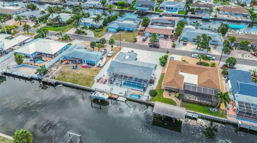 Bradenton, Florida 34210, 3 Bedroom Bedrooms, ,2 Bathroombathrooms,Residential,For Sale,99Th,0,Mfra4691291