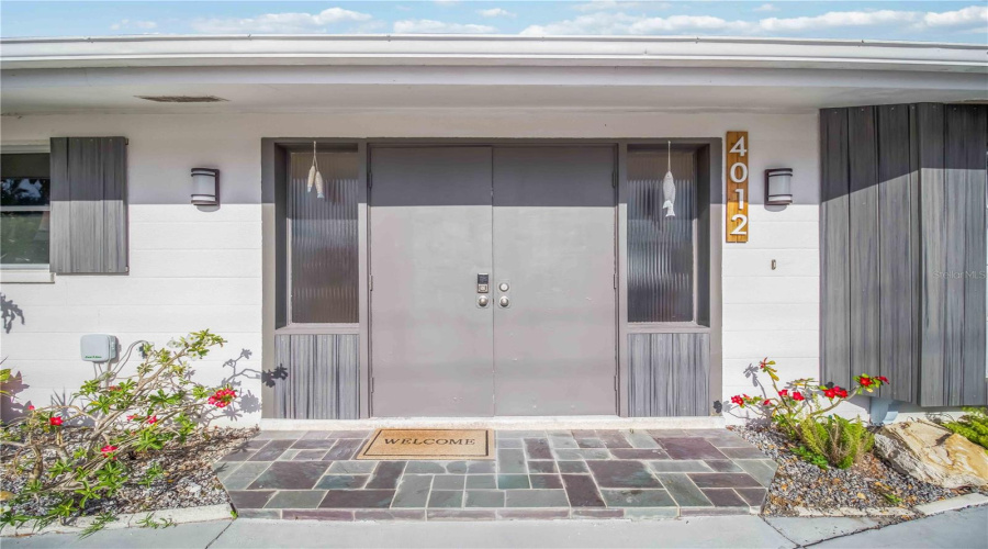 Bradenton, Florida 34210, 3 Bedroom Bedrooms, ,2 Bathroombathrooms,Residential,For Sale,99Th,0,Mfra4691291