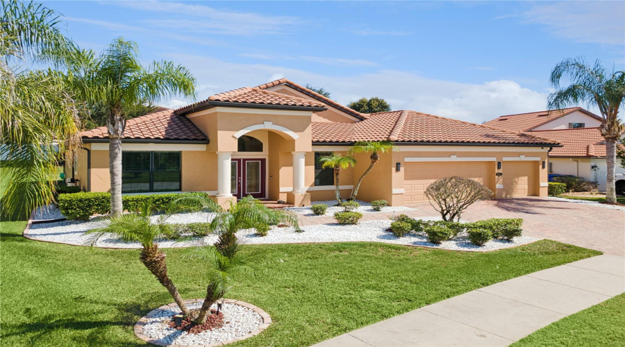 Lakeland, Florida 33810, 4 Bedroom Bedrooms, ,3 Bathroombathrooms,Residential,For Sale,Sunset Lake,0,Mfrs5153494