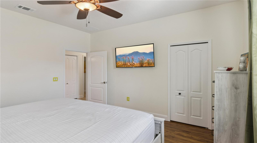 Lakeland, Florida 33810, 4 Bedroom Bedrooms, ,3 Bathroombathrooms,Residential,For Sale,Sunset Lake,0,Mfrs5153494