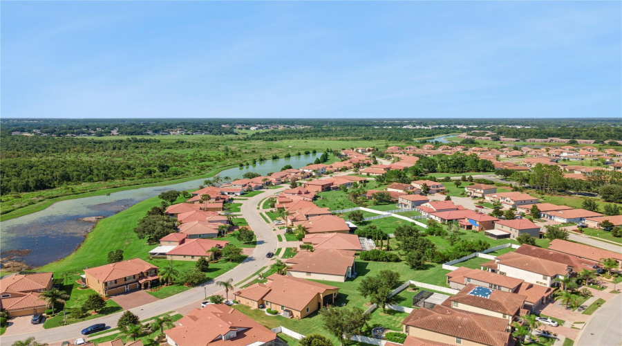 Lakeland, Florida 33810, 4 Bedroom Bedrooms, ,3 Bathroombathrooms,Residential,For Sale,Sunset Lake,0,Mfrs5153494