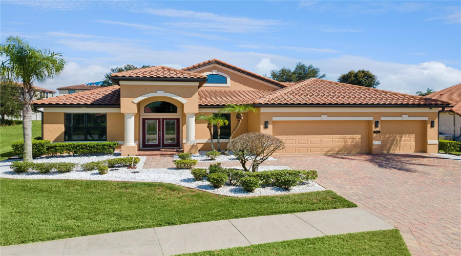 Lakeland, Florida 33810, 4 Bedroom Bedrooms, ,3 Bathroombathrooms,Residential,For Sale,Sunset Lake,0,Mfrs5153494