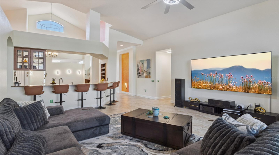 Lakeland, Florida 33810, 4 Bedroom Bedrooms, ,3 Bathroombathrooms,Residential,For Sale,Sunset Lake,0,Mfrs5153494
