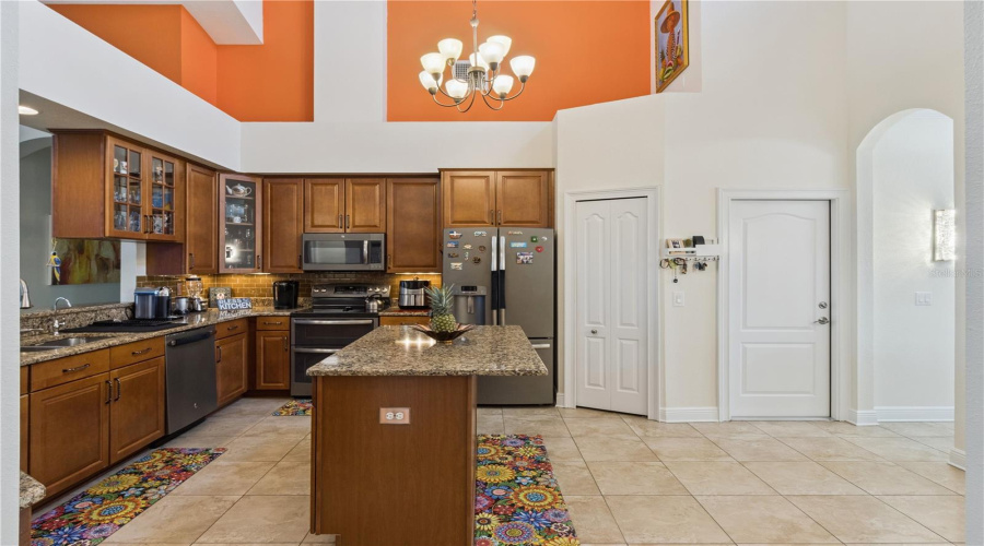 Lakeland, Florida 33810, 4 Bedroom Bedrooms, ,3 Bathroombathrooms,Residential,For Sale,Sunset Lake,0,Mfrs5153494