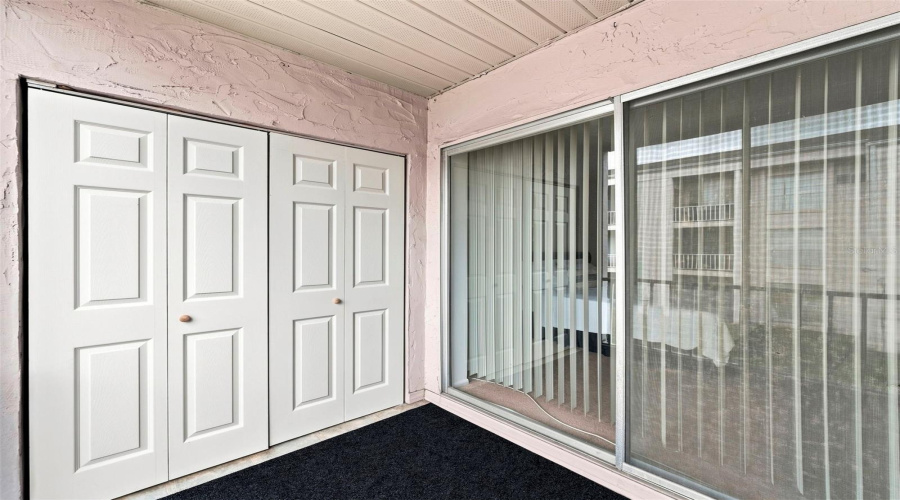 Clearwater, Florida 33759, 1 Bedroom Bedrooms, ,1 Bathroombathrooms,Residential,For Sale,State Road 590,0,Mfrtb8542343