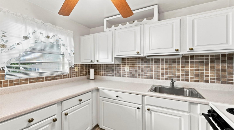 Clearwater, Florida 33759, 1 Bedroom Bedrooms, ,1 Bathroombathrooms,Residential,For Sale,State Road 590,0,Mfrtb8542343
