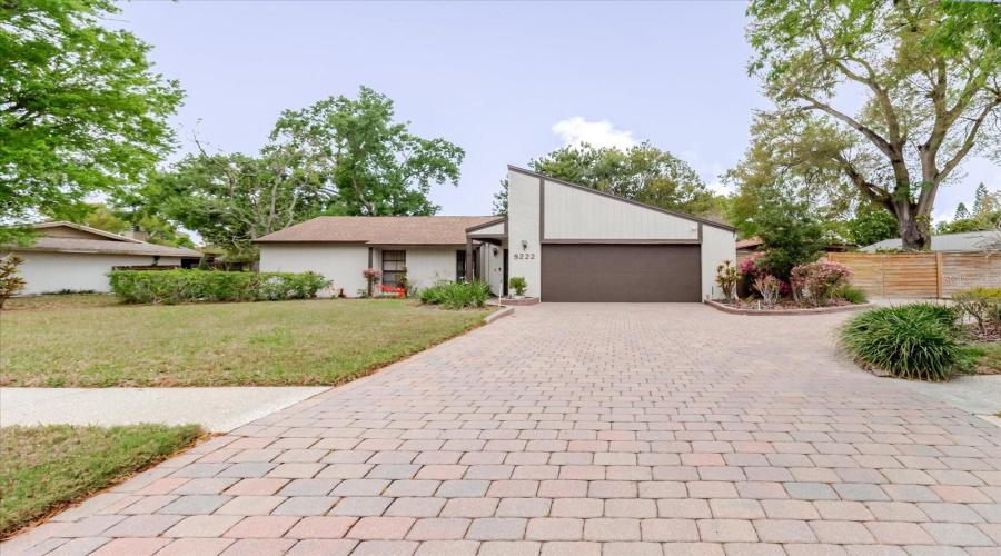 Tampa, Florida 33614, 4 Bedroom Bedrooms, ,2 Bathroombathrooms,Residential,For Sale,La Serena,0,Mfrtb8484918