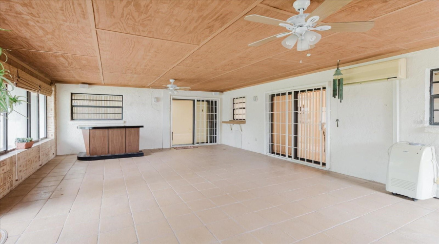 Tampa, Florida 33614, 4 Bedroom Bedrooms, ,2 Bathroombathrooms,Residential,For Sale,La Serena,0,Mfrtb8484918