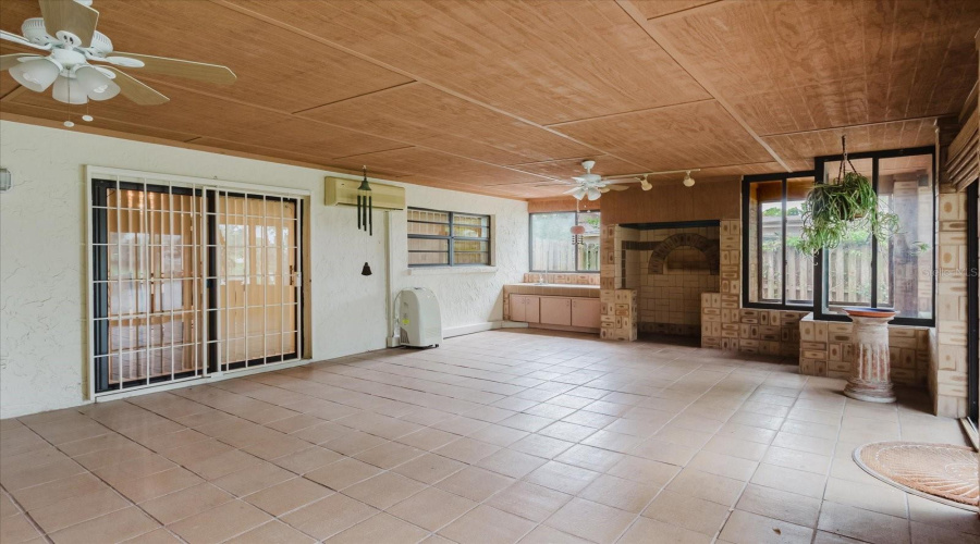 Tampa, Florida 33614, 4 Bedroom Bedrooms, ,2 Bathroombathrooms,Residential,For Sale,La Serena,0,Mfrtb8484918