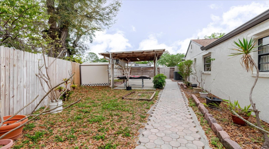 Tampa, Florida 33614, 4 Bedroom Bedrooms, ,2 Bathroombathrooms,Residential,For Sale,La Serena,0,Mfrtb8484918