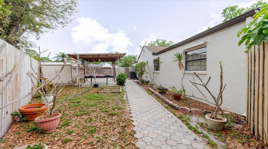 Tampa, Florida 33614, 4 Bedroom Bedrooms, ,2 Bathroombathrooms,Residential,For Sale,La Serena,0,Mfrtb8484918