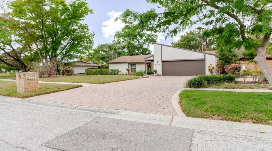 Tampa, Florida 33614, 4 Bedroom Bedrooms, ,2 Bathroombathrooms,Residential,For Sale,La Serena,0,Mfrtb8484918