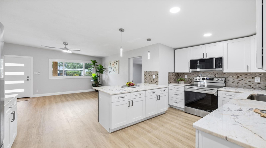 St Petersburg, Florida 33703, 4 Bedroom Bedrooms, ,2 Bathroombathrooms,Residential,For Sale,Davison,0,Mfrtb8536409