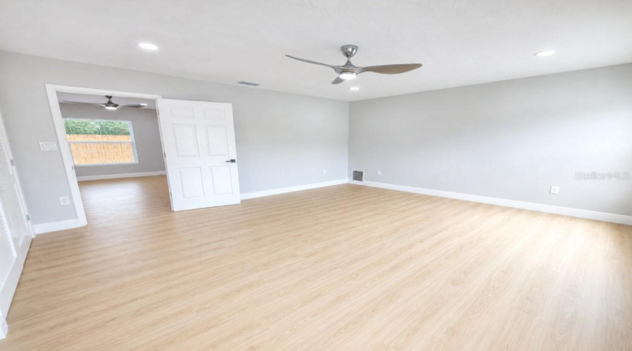 St Petersburg, Florida 33703, 4 Bedroom Bedrooms, ,2 Bathroombathrooms,Residential,For Sale,Davison,0,Mfrtb8536409