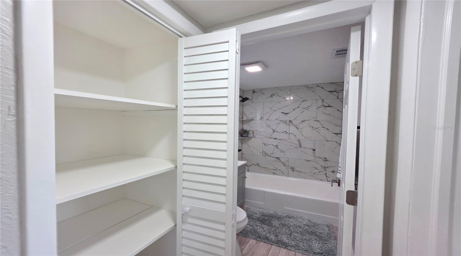 St Petersburg, Florida 33703, 4 Bedroom Bedrooms, ,2 Bathroombathrooms,Residential,For Sale,Davison,0,Mfrtb8536409