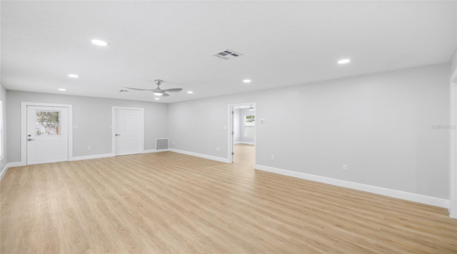 St Petersburg, Florida 33703, 4 Bedroom Bedrooms, ,2 Bathroombathrooms,Residential,For Sale,Davison,0,Mfrtb8536409