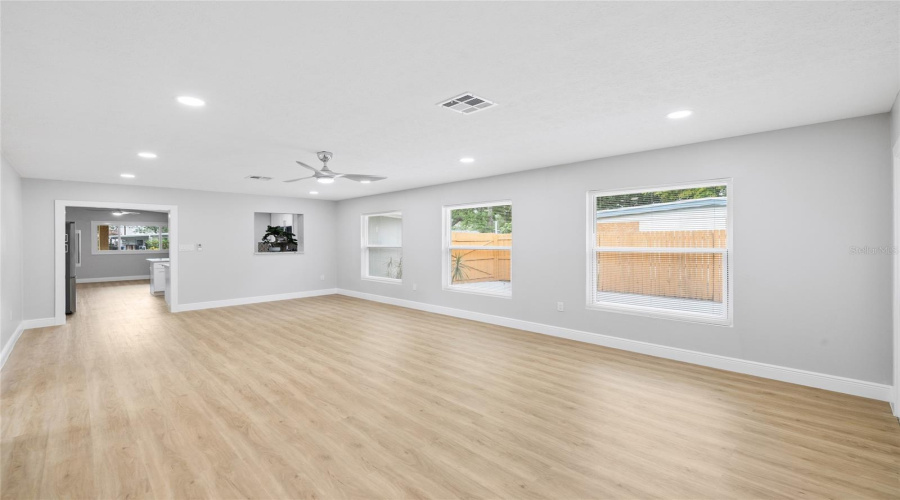 St Petersburg, Florida 33703, 4 Bedroom Bedrooms, ,2 Bathroombathrooms,Residential,For Sale,Davison,0,Mfrtb8536409