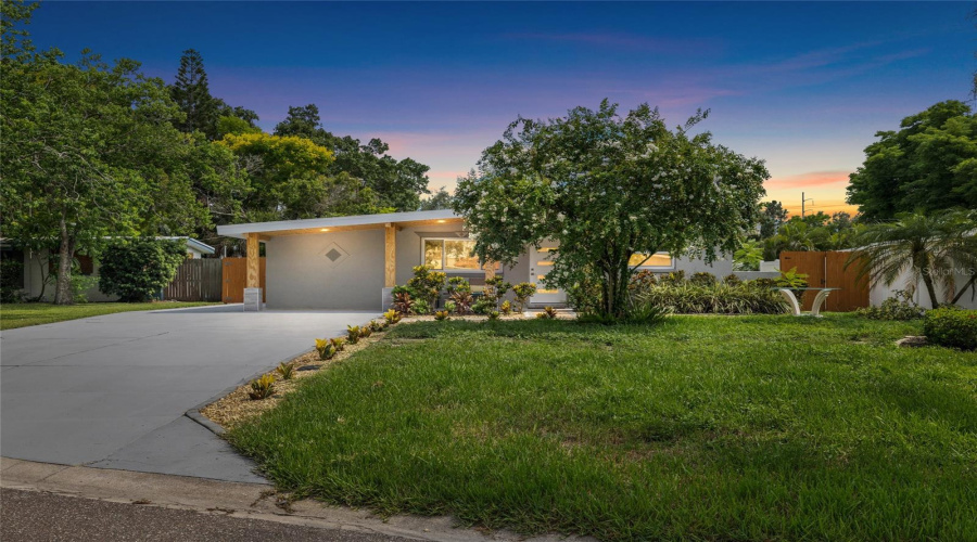 St Petersburg, Florida 33703, 4 Bedroom Bedrooms, ,2 Bathroombathrooms,Residential,For Sale,Davison,0,Mfrtb8536409