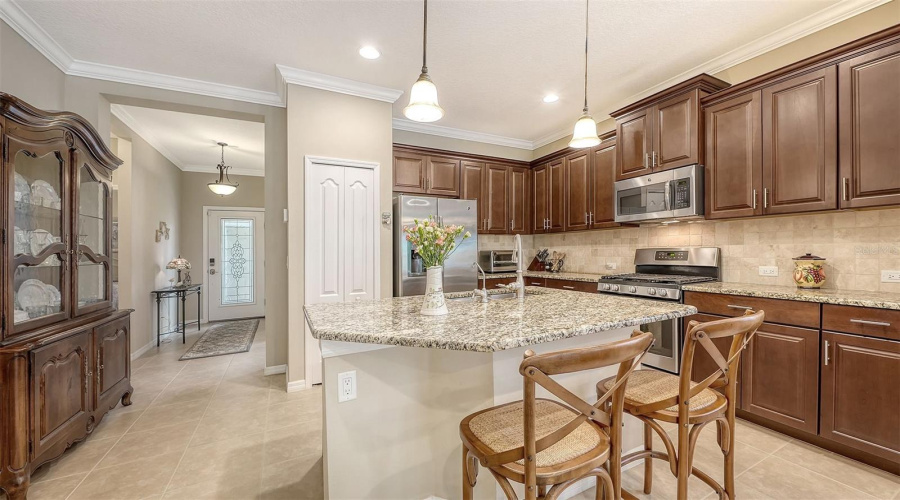 Bradenton, Florida 34203, 2 Bedroom Bedrooms, ,2 Bathroombathrooms,Residential,For Sale,Maymont Park,0,Mfra4698532