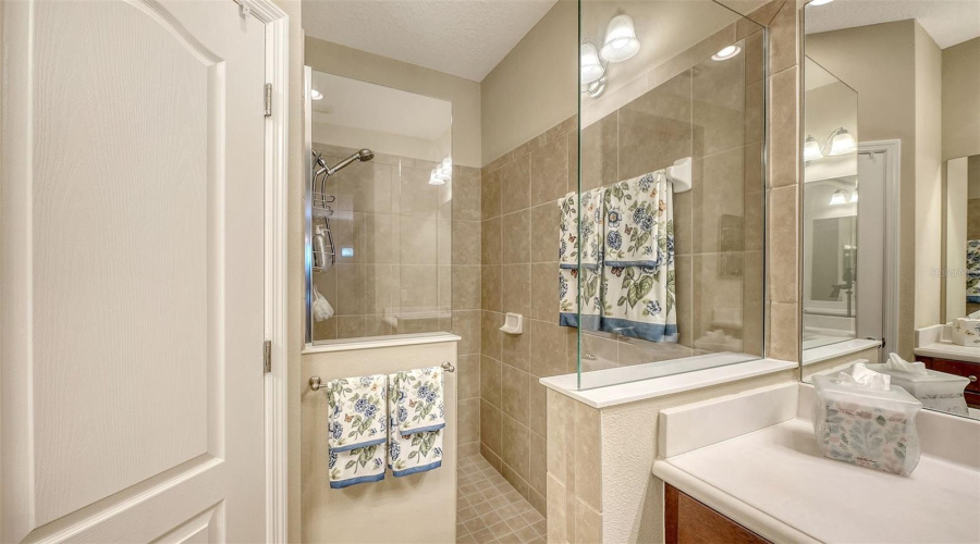 Bradenton, Florida 34203, 2 Bedroom Bedrooms, ,2 Bathroombathrooms,Residential,For Sale,Maymont Park,0,Mfra4698532