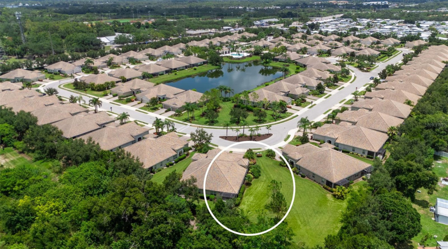 Bradenton, Florida 34203, 2 Bedroom Bedrooms, ,2 Bathroombathrooms,Residential,For Sale,Maymont Park,0,Mfra4698532
