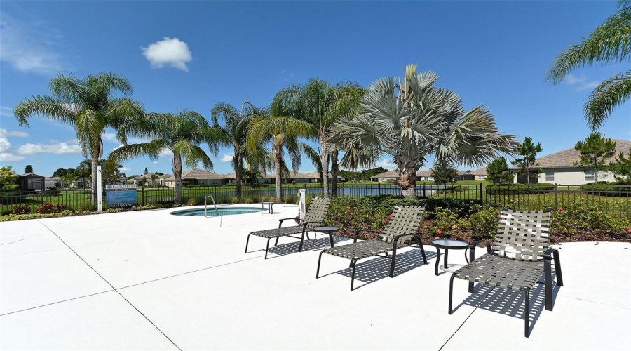 Bradenton, Florida 34203, 2 Bedroom Bedrooms, ,2 Bathroombathrooms,Residential,For Sale,Maymont Park,0,Mfra4698532