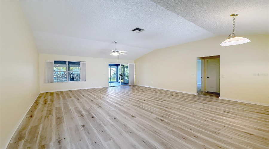 Living-Area To Lanai