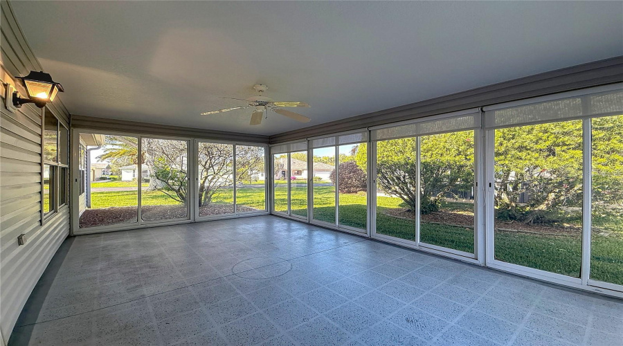 Lanai/Fla-Room Floor To Ceiling Sliders