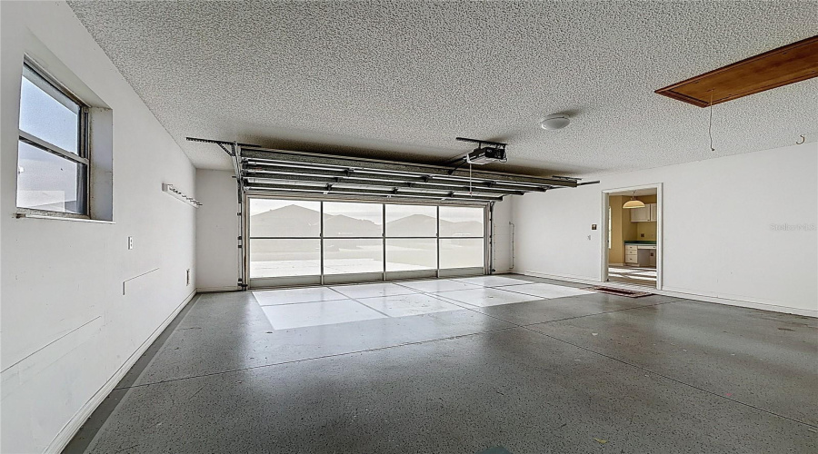 Large Garage Area